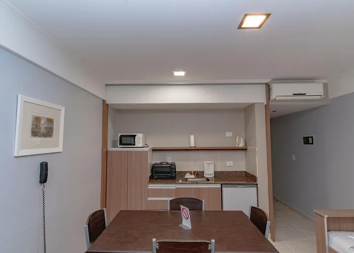 Apart Hotel Rivadavia 815