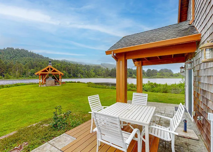 Lake Front Townhome - Rockaway Beach