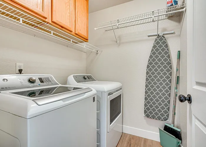 Family Home W/ Fenced Yard In Pueblo: 5 Mi To Dtwn