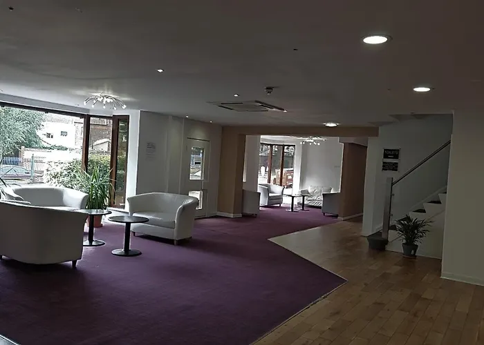 Oyo The Luton Hotel
