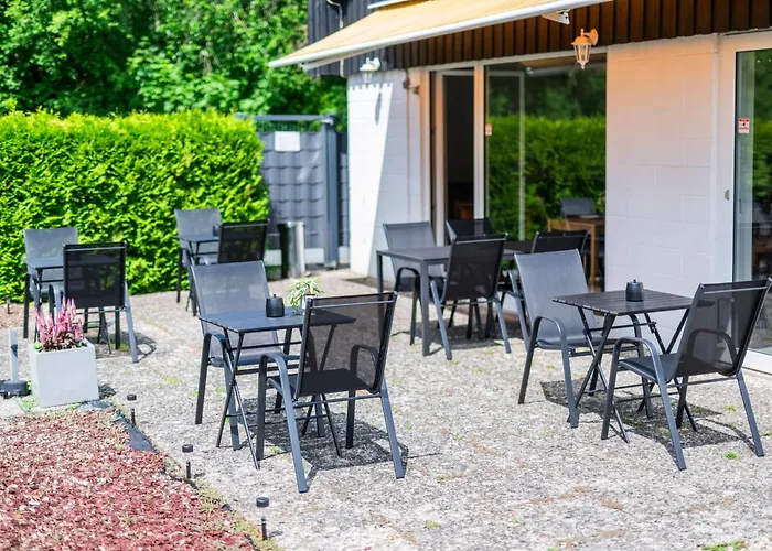 Hotel Cafe Galerie I Hannover-Garbsen I Free Parking