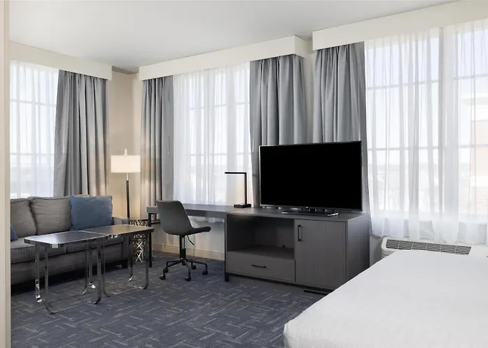 Hampton Inn & Suites Portsmouth Downtown