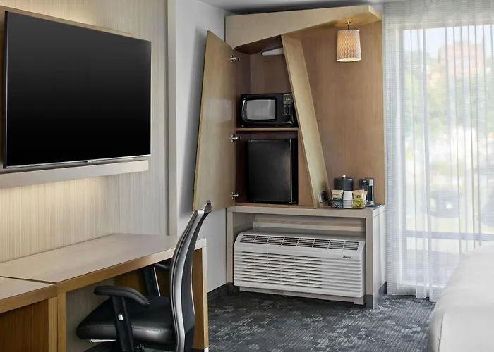 Courtyard By Marriott Albany Troy/Waterfront
