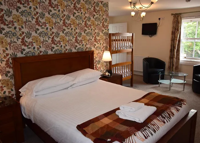 Elphinstone Hotel