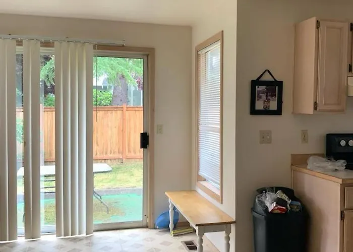 Cedar River One Bedroom In A 4 Bedroom House
