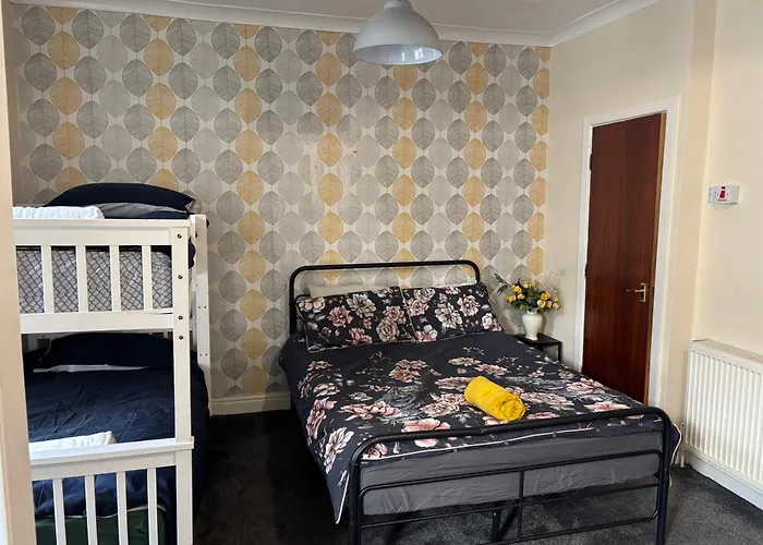 Affordable Golden Mile Hotel In Blackpool Close To The Beach And Blackpool City Centre With Free Street Parking Subject To Availabilty
