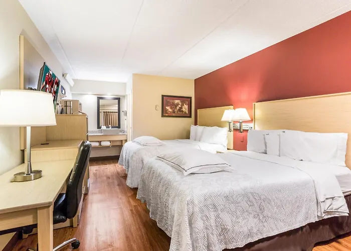 Red Roof Inn Plus+ Nashville North Goodlettsville