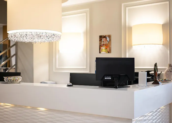 Hotel Elys