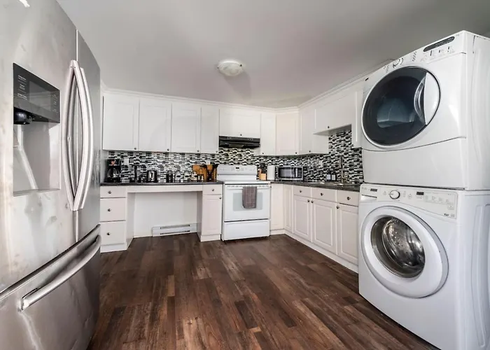 Cozy 2Br Apt Near Downtown Free Parking And Wi Fi