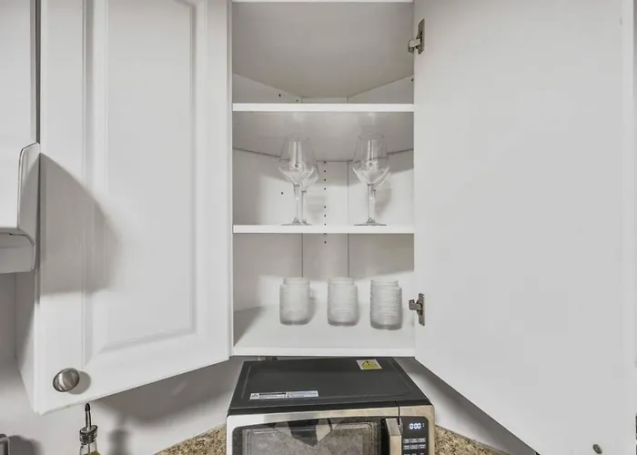 Comfy 2Br Apt Near Beach And Downtown Free Parking