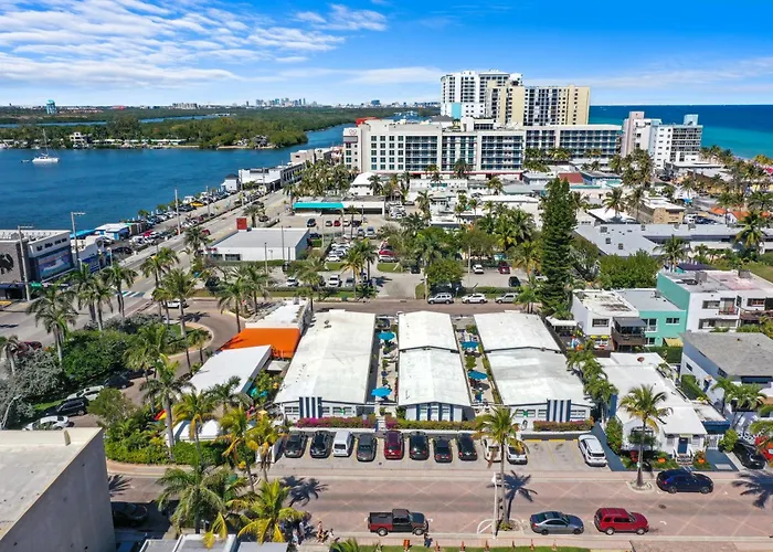 Hollywood Beach Suites And Hotel