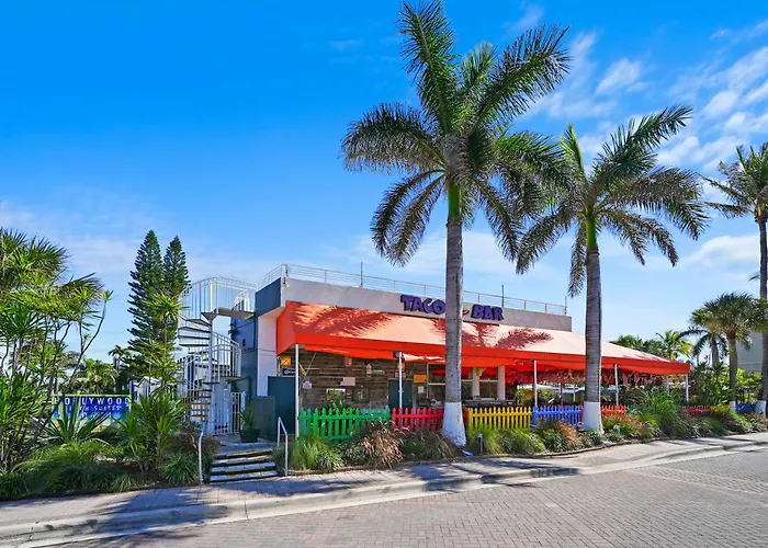 Hollywood Beach Suites And Hotel