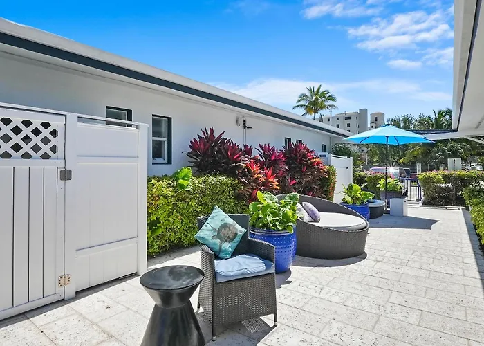 Hollywood Beach Suites&Hotel
