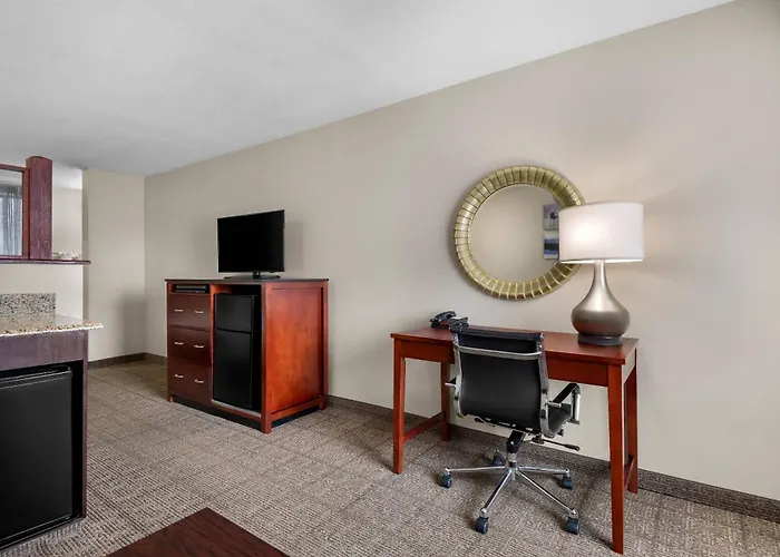 Comfort Inn & Suites North East
