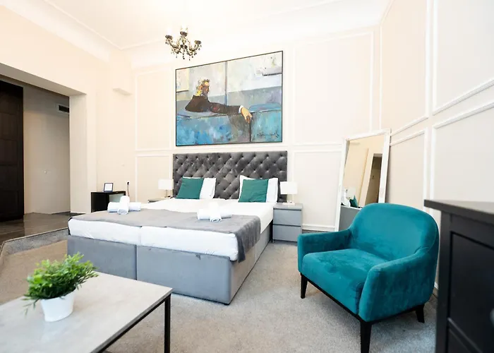 Kings Palace Suites