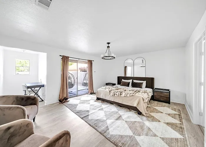 Lux Family Stay With Heated Pool, Spa, Theater, Game Room
