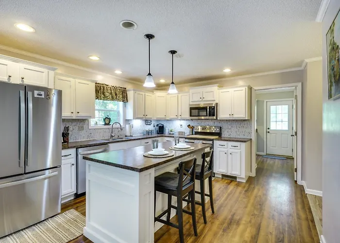 Hillsborough Vacation Rental ~ 18 Mi To Durham!