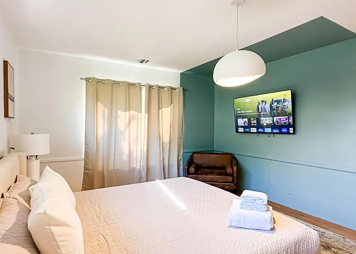 Steps To Csun 6Br House With Pool Sleeps 14 Lou1 Bur