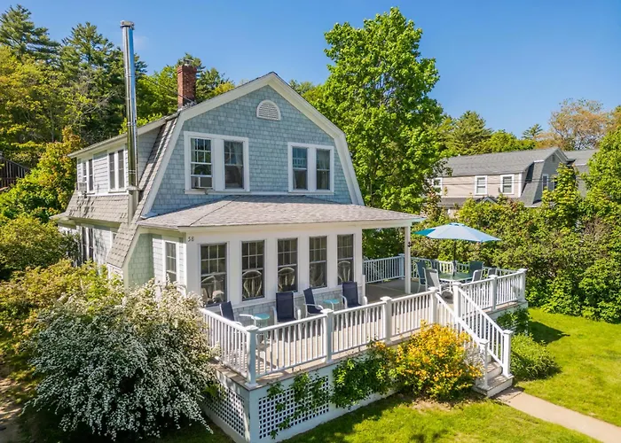 10-Min Walk To Beach - Huge Deck - Near Downtown