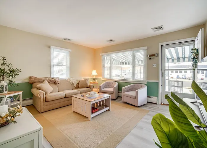 1 Block To Brigantine Beach: Breezy Home W/ Patio!