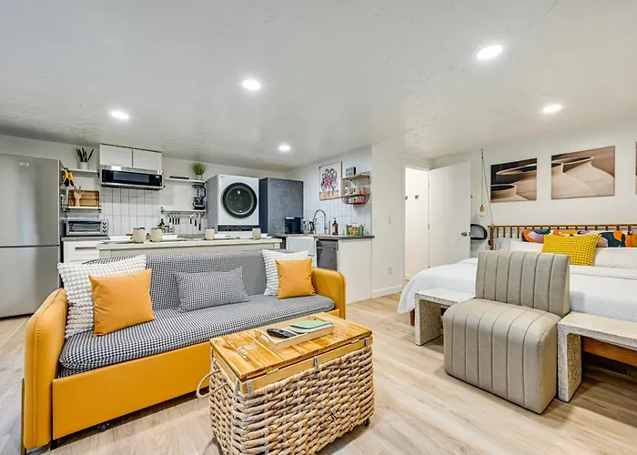 Pet-Friendly Studio W/ Fire Pit In Olympia!