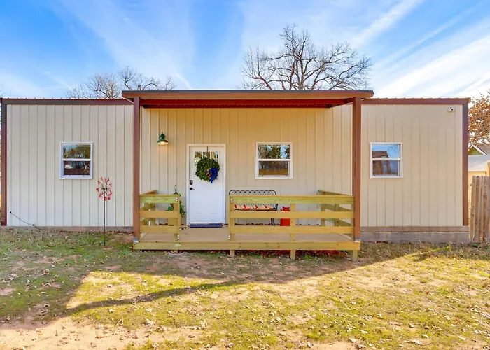 4 Mi To Lazy E Arena: Horse Lover'S Haven W/ Grill
