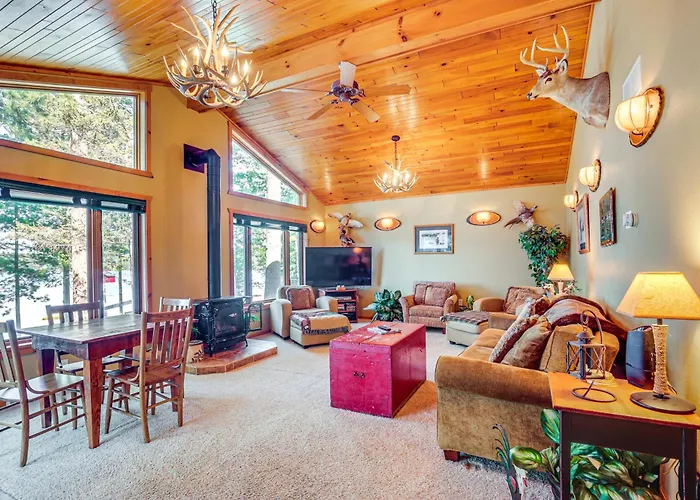 Lake Tomahawk Fall Retreat W/ Foliage & Lake Views