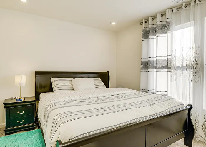 16 Mi To Louisville: Pet-Friendly Getaway!