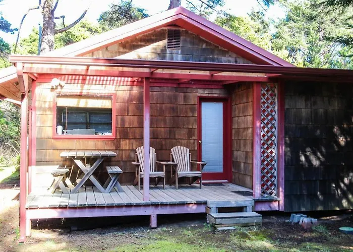 Woodland Cottage By The Sea