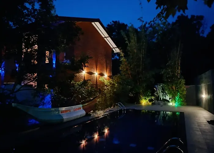 Sigiriya Cashew Palace Resort