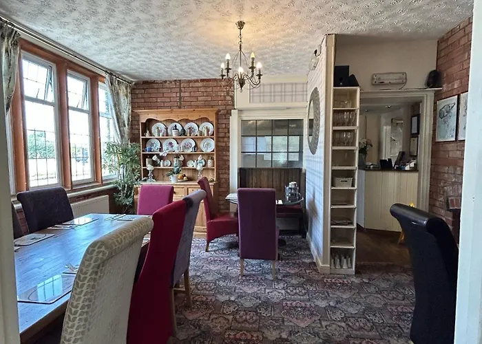 Halfway House Inn Country Lodge