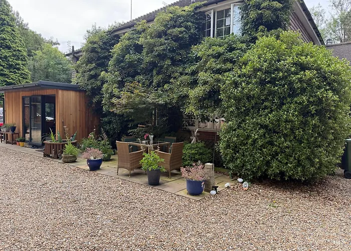 Da Vinci Guest House Gatwick Guest Parking, A Real Gem