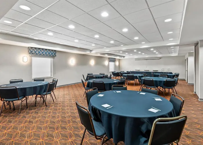 Hampton Inn & Suites Grove City