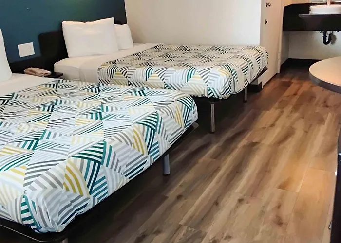 Hotel B5 -Watsonville