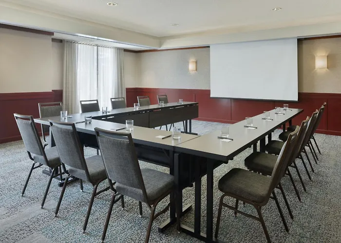 Courtyard By Marriott Springfield Airport