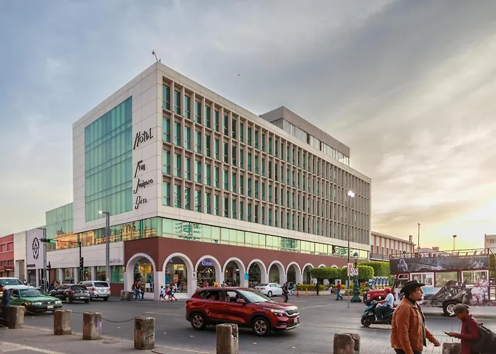Hotel Fray Junipero Serra