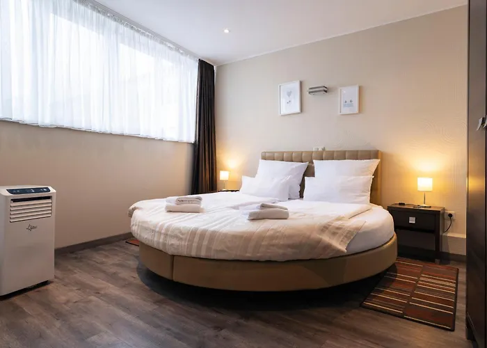 Home Hotel