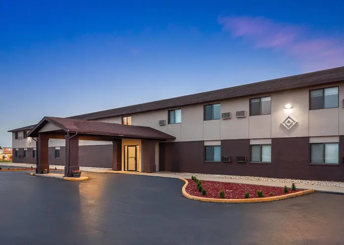 Baymont By Wyndham Oshkosh Airport