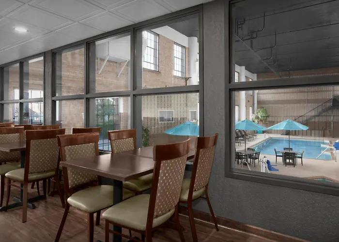 The Suites Hotel At Waterfront Plaza