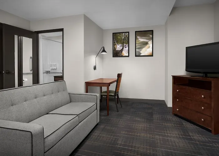 The Suites Hotel At Waterfront Plaza