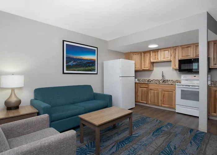 Days Inn And Suites By Wyndham Downtown Missoula-University
