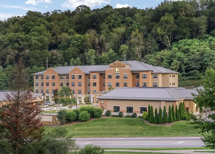 Best Western Plus Franciscan Square Inn & Suites Steubenville