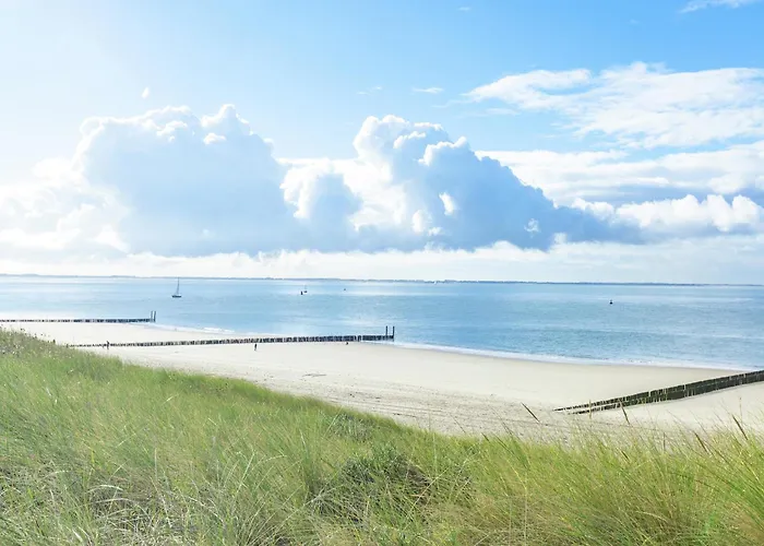 Beautiful Holiday Home Zeeroos In Zeeland