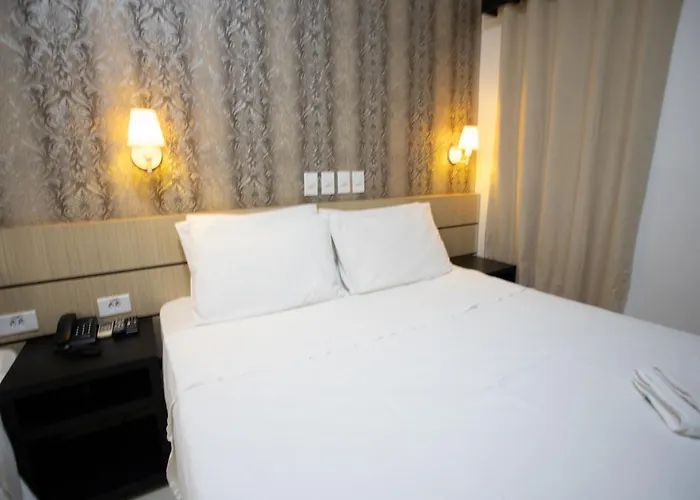 Ellus Hotel