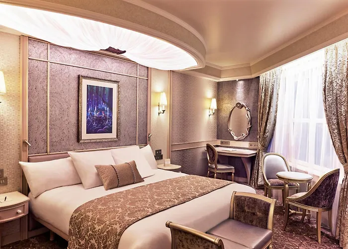 Disneyland Hotel