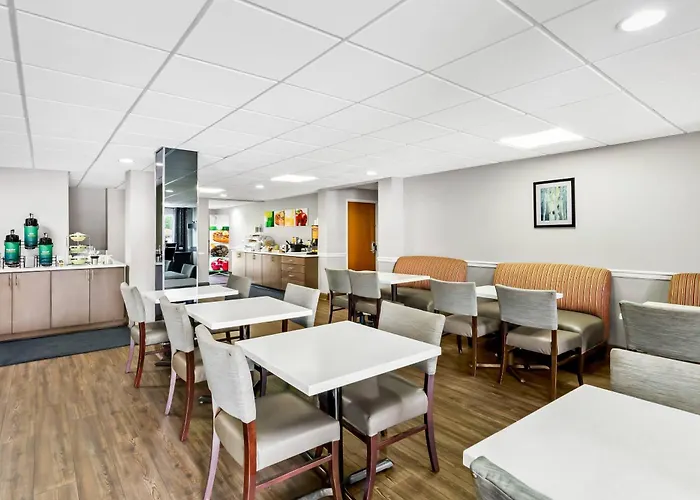 Quality Inn & Suites Bristol North