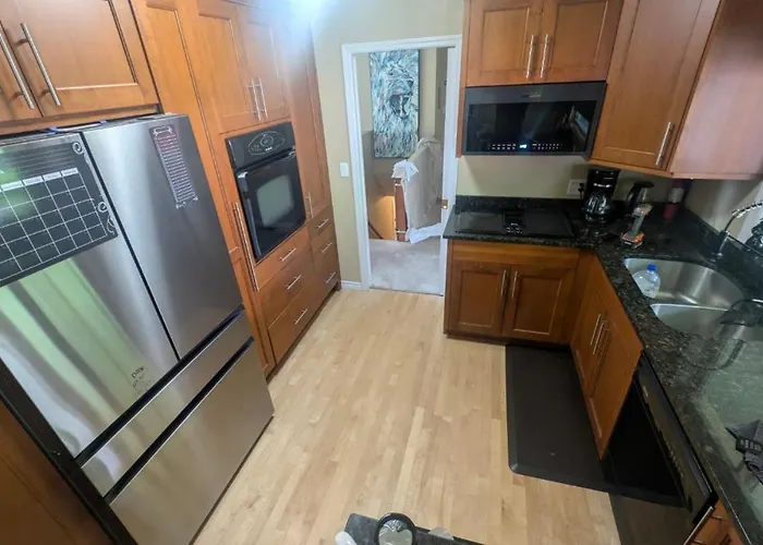 Spacious West Kelowna Home That Is Great For Family, Friends, Or Business Trip!