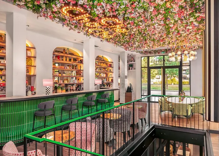 Chachacha Hotel
