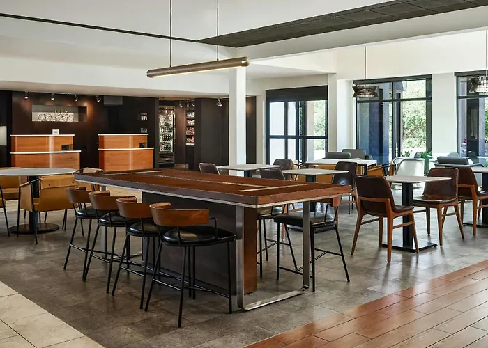 Courtyard By Marriott Boulder