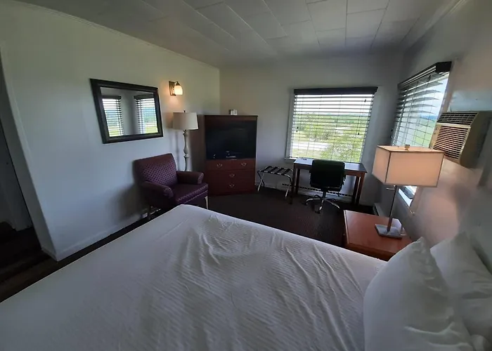 Howard Johnson By Wyndham Woodstock Nb